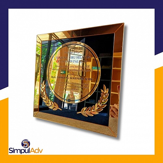 Plakat Pigura Akrilik Custom
